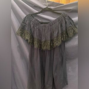 Otis Mclain off the shoulders